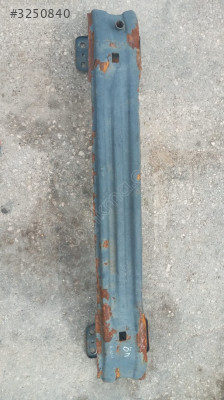 FİAT EGEA ÖN TAMPON DEMİRİ ÇIKMA