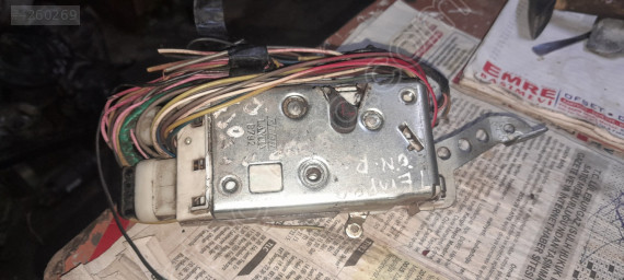 Fiat Tempra sağ ön kapı kilidi Lancia orjinal