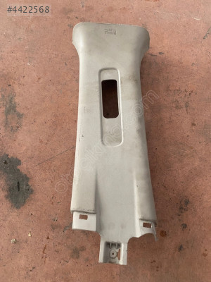 2017 MİTSUBİSHİ L200 ORTA DİREK ÜST KAPLAMASI