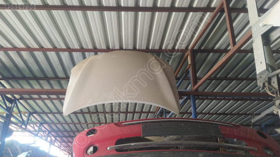 Hyundai ELANTRA kaput