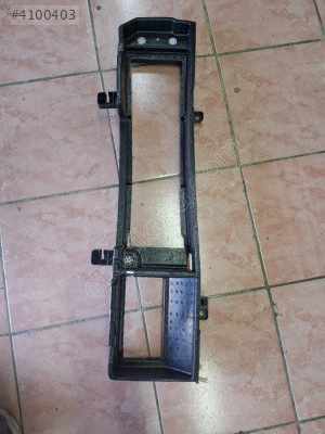 Clio 5 on tampon hava perdesi çerçeve 628108549R