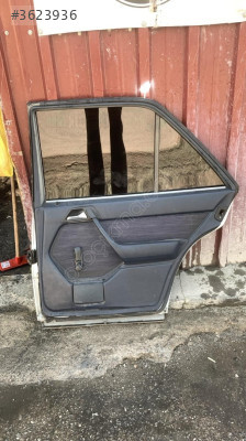 MERCEDES W124 SAĞ ARKA KAPI DÖŞEMESİ