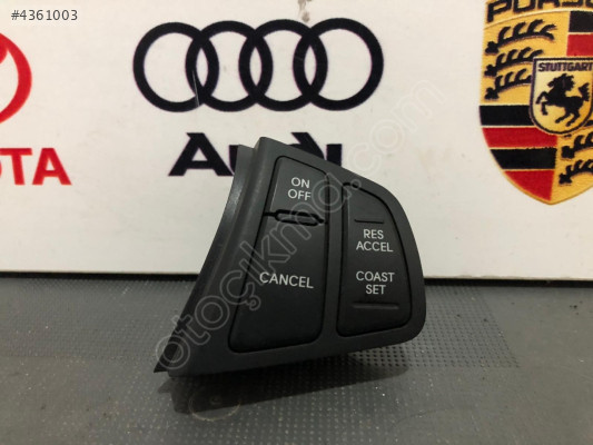 Orjinal Hyundai i30 Direksiyon Düğmesi