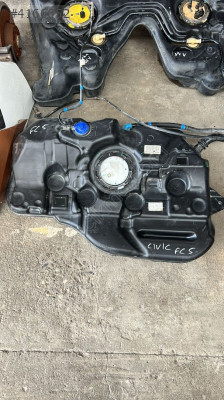 Honda civic Fc5 benzin deposu