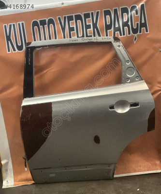 nissan Qashqai sol arka kapı