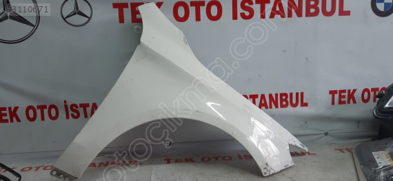 Mercedes CLA 117 ÇAMURLUK ÖN SAĞ