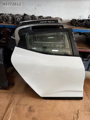 OPEL CORSA E SAĞ ARKA KAPI