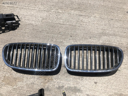BMW 5 SERİ F10 10-13 KROM SİYAH SAĞ-SOL BÖBREK PANJUR 51137200727