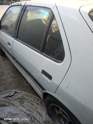 Peugeot 306 sol arka kapı