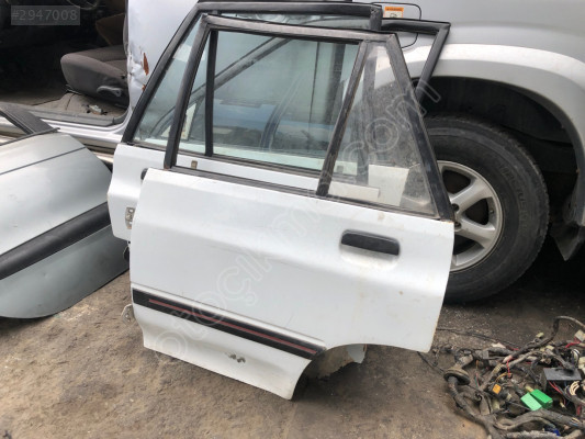 FORD FESTİVA SOL ARKA KAPI