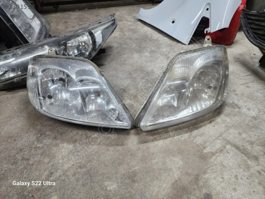 Toyota Corolla sağ sol far çıkma orjinal
