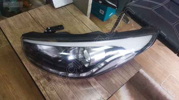 Hyundai ix35  sol ön far lambası