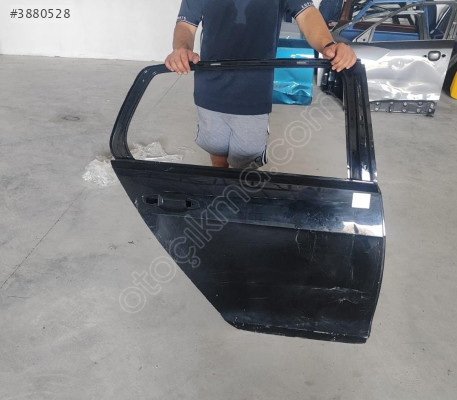 2013/2019 VW GOLF SİYAH SAĞ ARKA KAPI ORJINAL