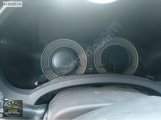 Toyota Auris gösterge paneli