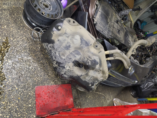 Dacia Dokker yakıt deposu