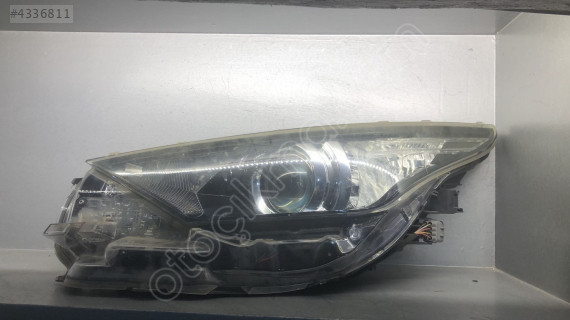 TOYOTA AURİS ORJİNAL ÇIKMA SOL FAR