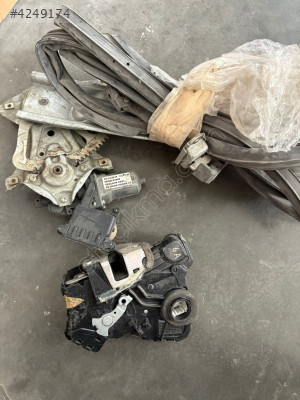 Toyota corolla arka cam krikosu kapı kilidi gergisi 6984002640