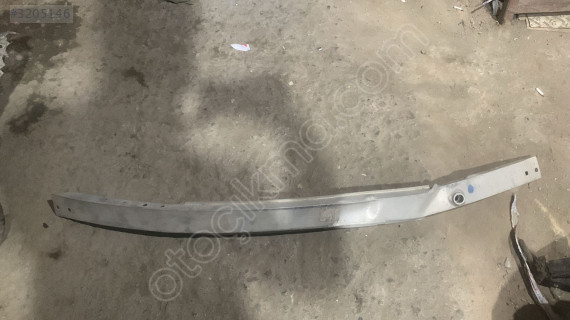 Mercedes c class ön tampon demiri çıkma