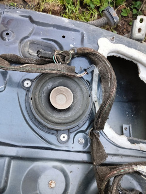 Renault Megane 3 sol ön kapı hoparlörü