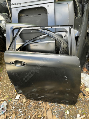 Peugeot 5008 sağ arka kapı