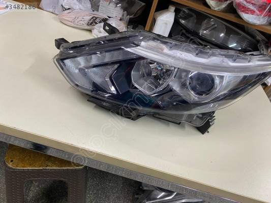 NİSSAN QASHQAİ J11 KASA SOL DÜZ FAR ORJİNAL ÇIKMA