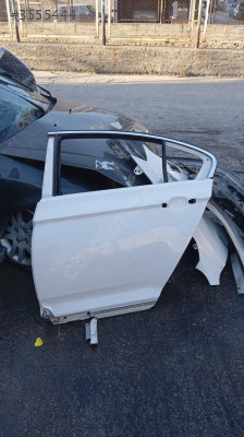 VOLKSWAGEN PASSAT B8 ORJİNAL ÇIKMA SOL ARKA KAPI