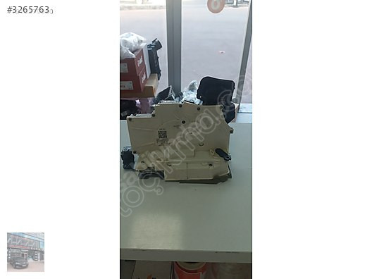 AUDI A6 KAPI KİLİDİ