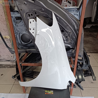 VW Polo İçin Çıkma Orjinal Sol Ön Çamurluk Satışı