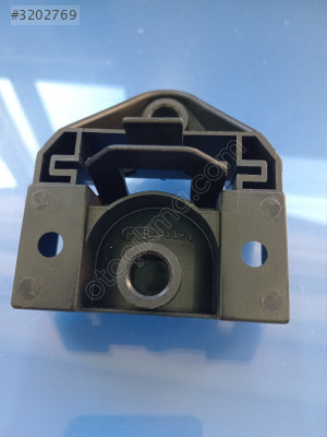 RADYATÖR ALT BRAKETİ BMW E36