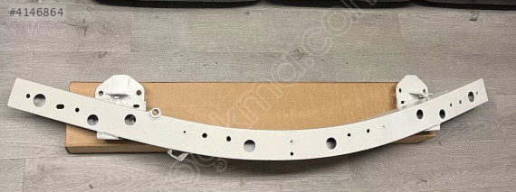 MASERATİ GHİBLİ ÖN TAMPON DEMİRİ 673008134