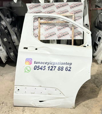 FORD TRANSIT CUSTOM BEYAZ SAĞ ÖN KAPI ORJINAL