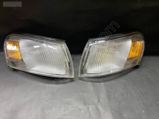 Toyota Corolla Sinyal Park Lambası