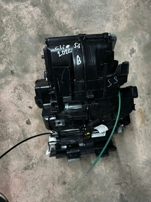 CLİO 5.5 KALORİFER KUTUSU ORJİNALL ÇIKMA PARÇAA