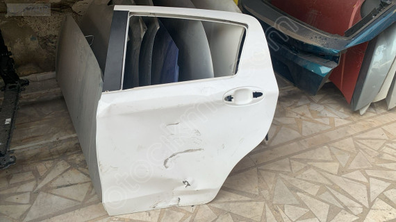 TOYOTA YARİS ÇIKMA SOL ARKA KAPI ORJİNAL 2012-2019
