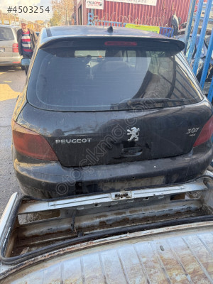 Peugeot 307 bagaj kapağı siyah
