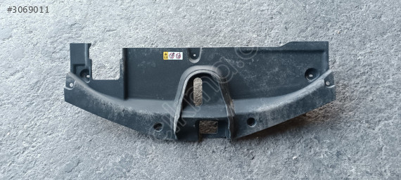 Toyota Corolla ön panjur üst plastik
