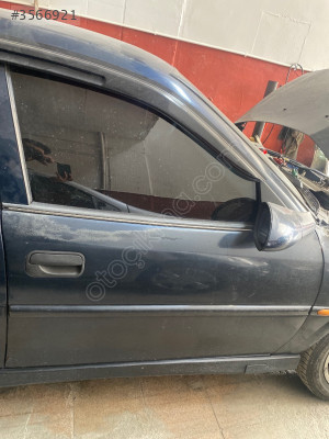 OPEL VECTRA B SAĞ ÖN KAPI