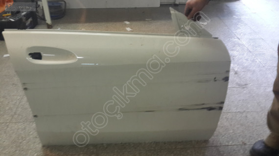 Mercedes CLA 117 KAPI SAĞ ÖN  A1177220207