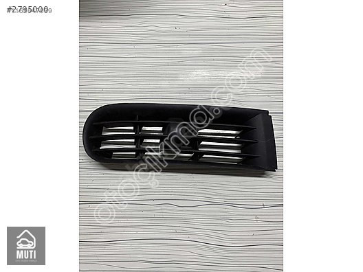 AUDİ Q3 TAMPON SAĞ IZGARASI 8L0807490A