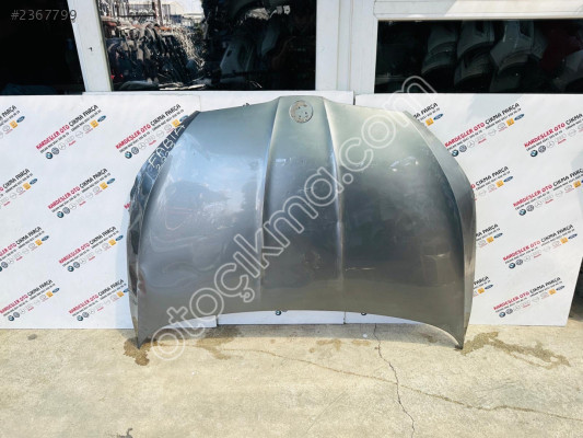 Skoda Fabia motor kaputu (az hasarlı)
