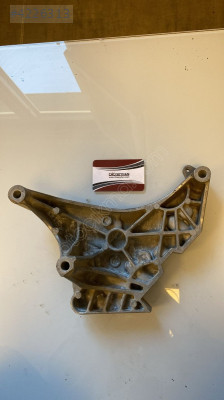 03L199207 vw jetta 2014 cay sağ motor kulağı braketi