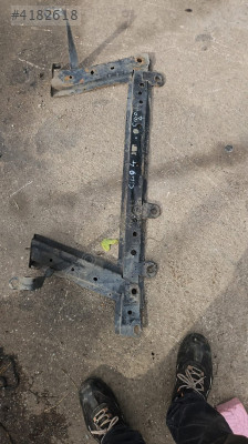 Clio 4 ön beşik