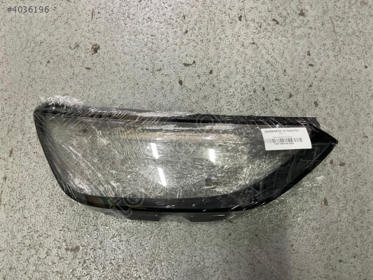 AUDİ A4 20-24 SAĞ FAR CAMI