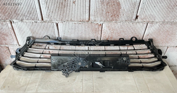 RENAULT MEGANE 4 ÖN TAMPON IZGARA ORJİNAL ÇIKMA