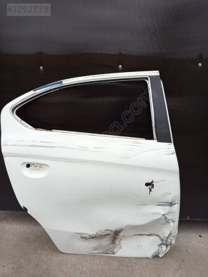 Mitsubishi Attrage Sağ Arka Kapı