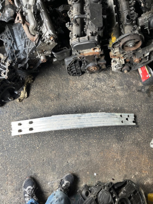 Toyota corolla yeni kasa ön tampon demiri