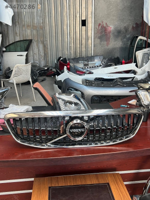 Volvo v40 Cros contry çıkma ön panjur