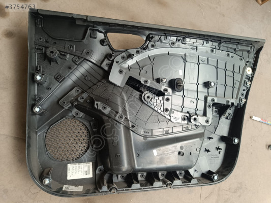 Renault Clio 5 sol ön kapı döşemesi 2188108X