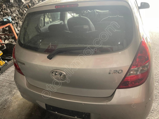 HYUNDAİ İ20 BAGAJ KAPAĞI