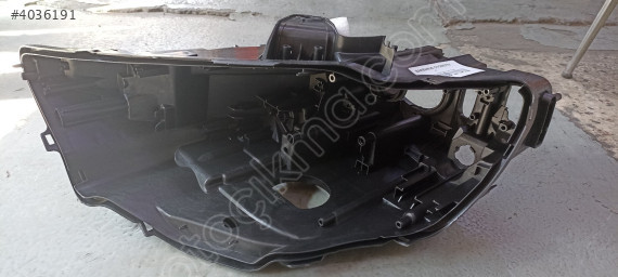 AUDİ A4 16-19 MATRİX SOL FAR KASASI